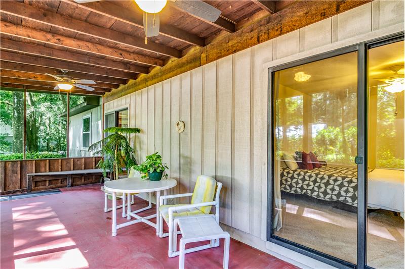 Large Rear Screened Patio