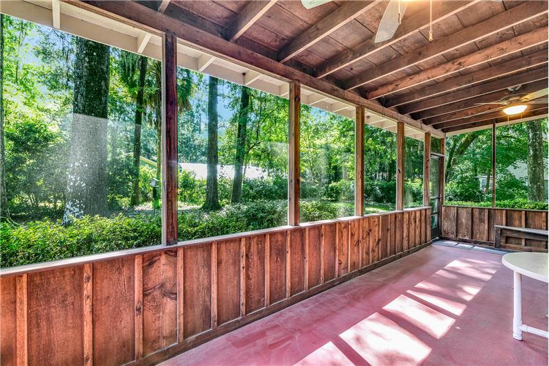 Large Rear Screened Patio