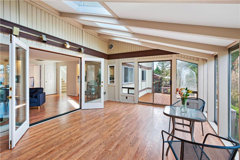 The atrium provides an additional 245 sqft of usable space (not included in the listed square footage).
