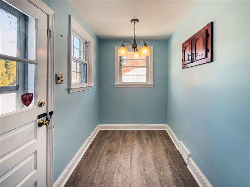 425 Harrington Rd - Kitchen