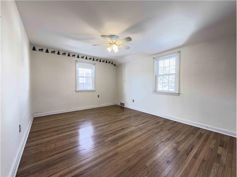 425 Harrington Rd - Bedroom 2