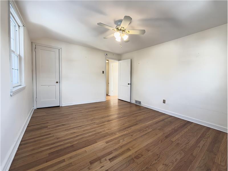 425 Harrington Rd - Bedroom 2