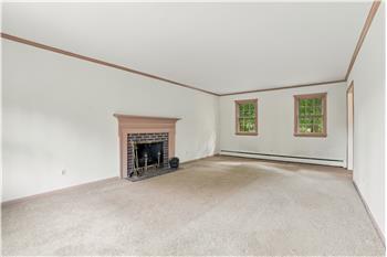 427 Old Eagle School Rd - Living Room