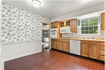 427 Old Eagle School Rd - Kitchen