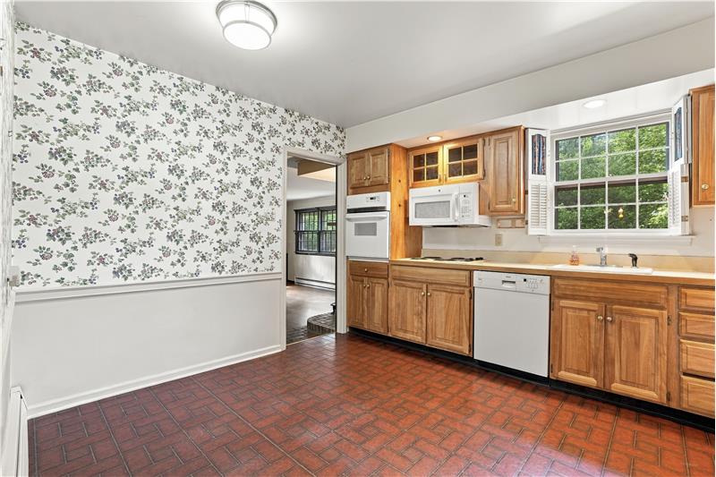 427 Old Eagle School Rd - Kitchen