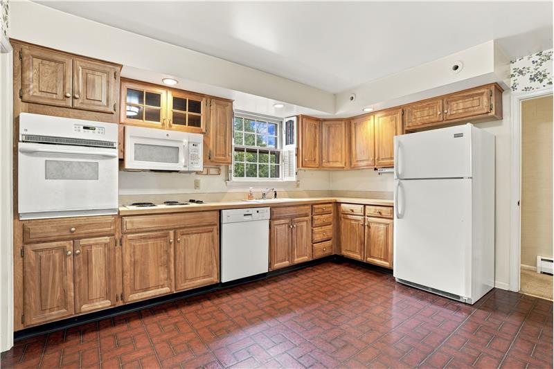 427 Old Eagle School Rd - Kitchen