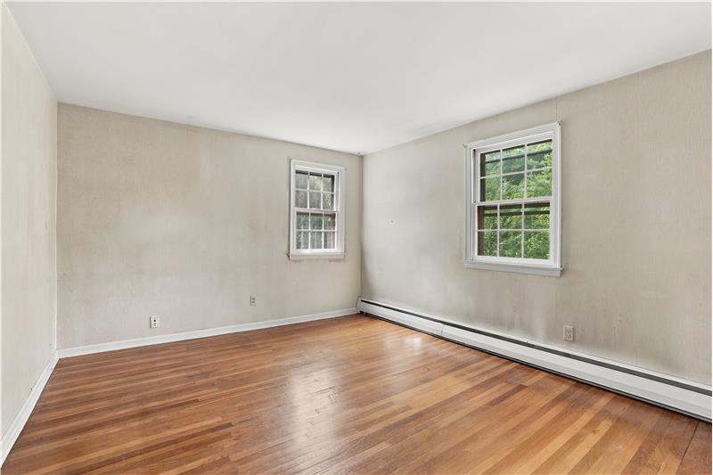 427 Old Eagle School Rd - Bedroom