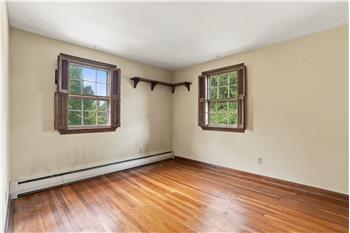 427 Old Eagle School Rd - Bedroom