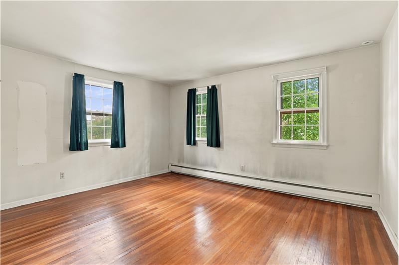 427 Old Eagle School Rd - Bedroom