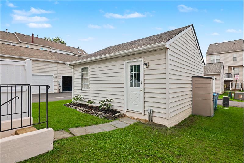 
                                Property Image 6
