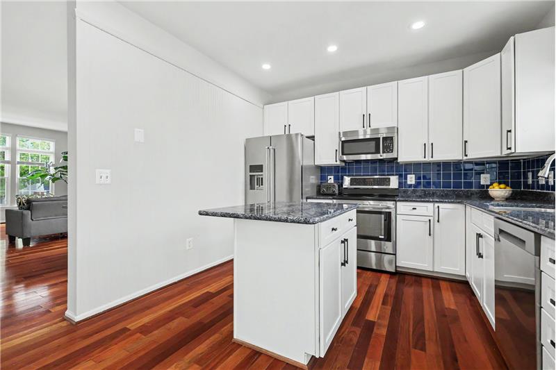 
                                Property Image 25