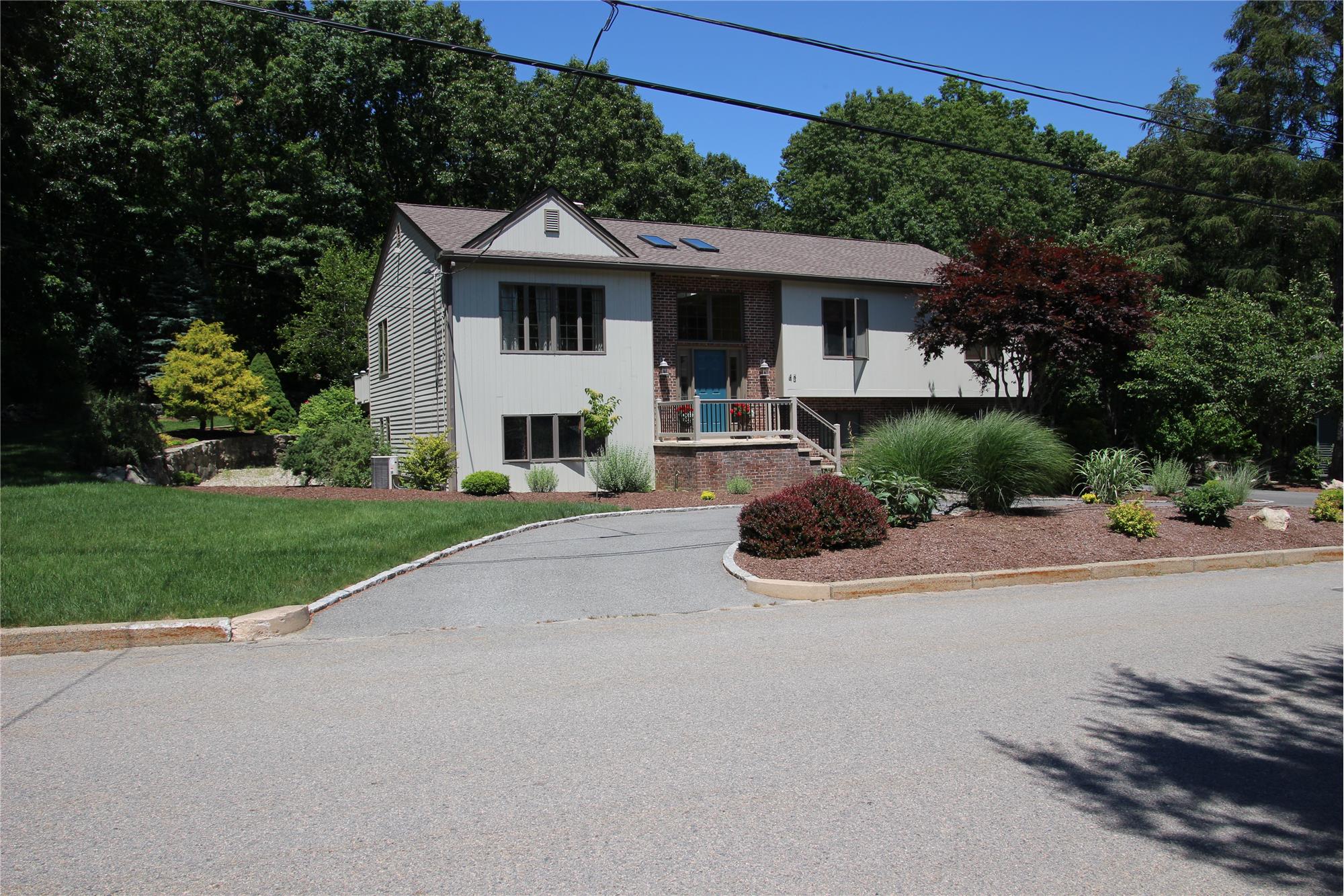 43 Mark Drive, Lincoln, RI