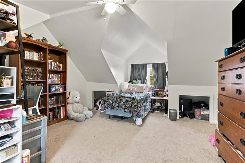 Spacious 3rd Bedroom