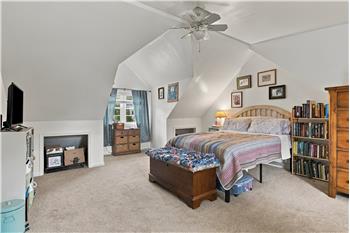 Spacious 2nd Bedroom