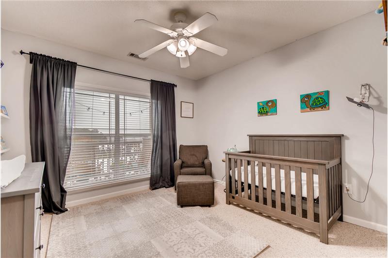 Second large bedroom - perfect roomate plan!