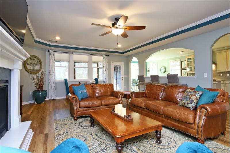 Trey Ceiling & Gas Fireplace