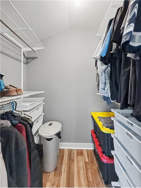 Custom closet system