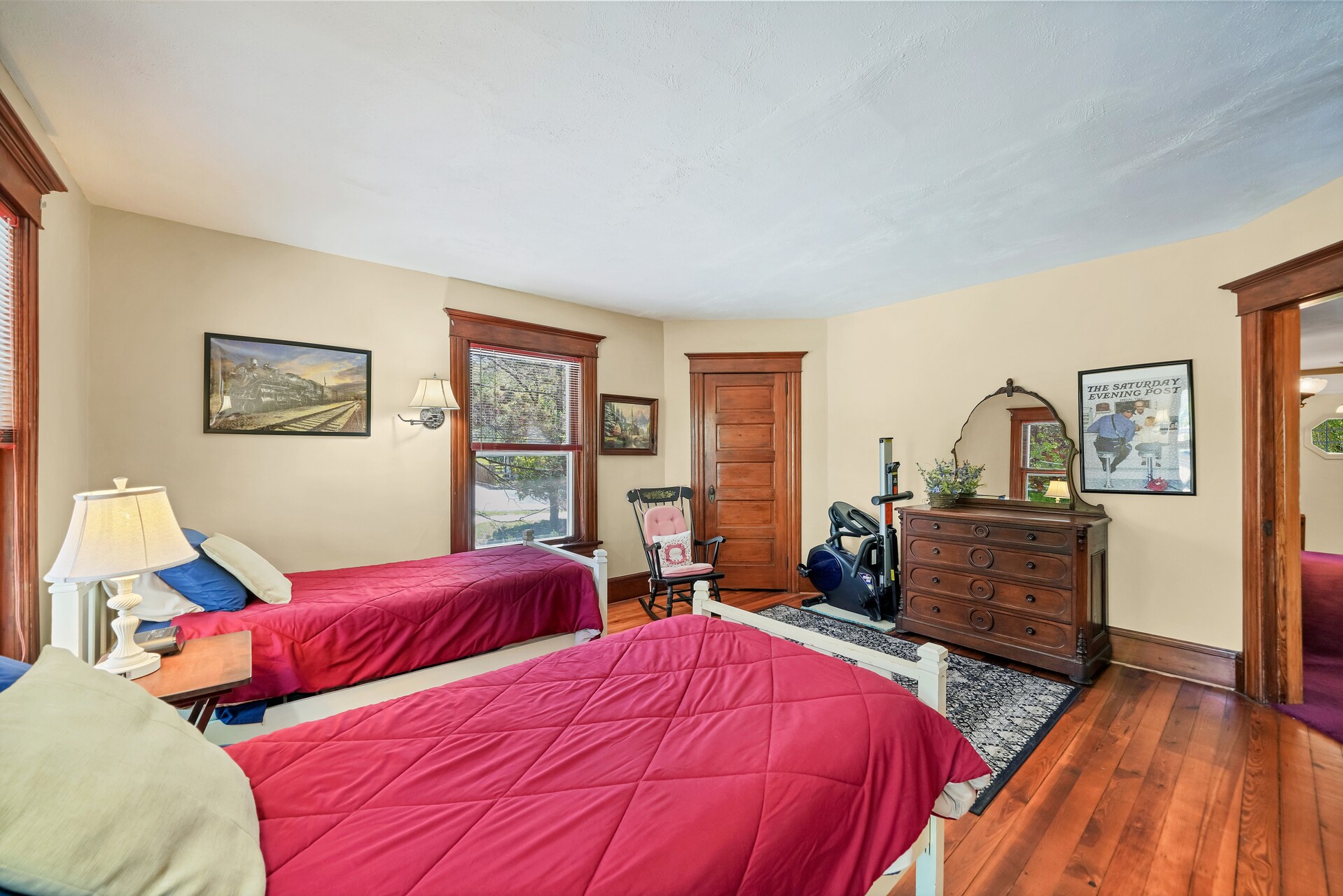 https://realbird.blob.core.windows.net/rb-photos/45-main-st-califon-nj-07830_K2P4E4D5_647646_639132555938061398_80x60.jpg