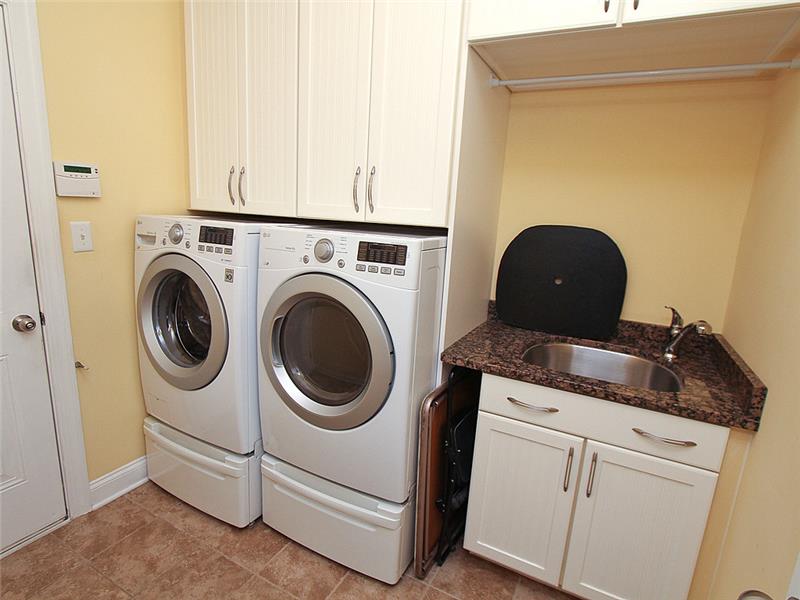 Main level laundry room