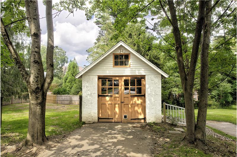 453 Conestoga Rd - Shed 