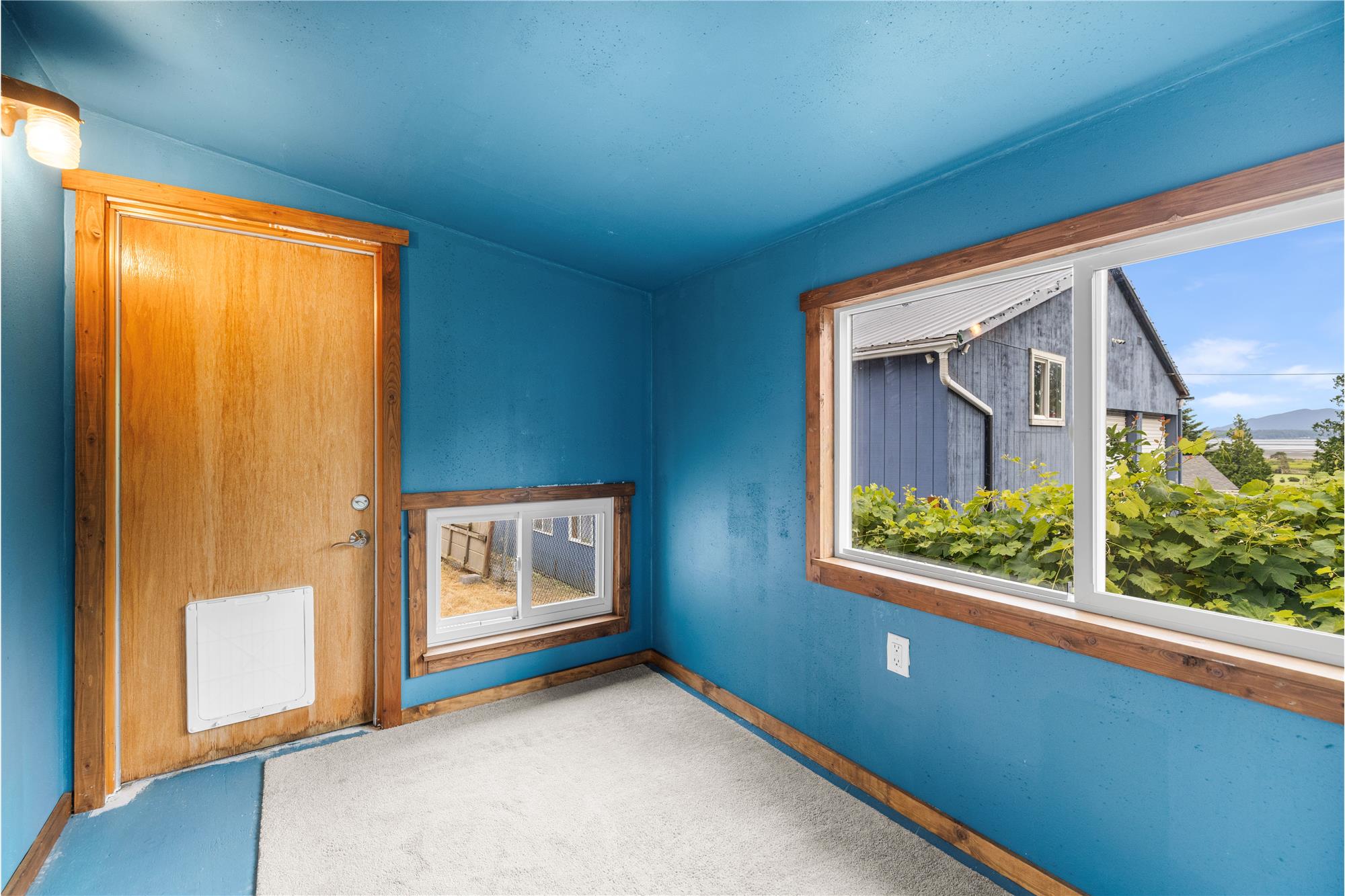 https://realbird.blob.core.windows.net/rb-photos/4582-guemes-way-ferndale-wa-98248_B8E2D2F2_649549_639208401175914895_80x60.jpg