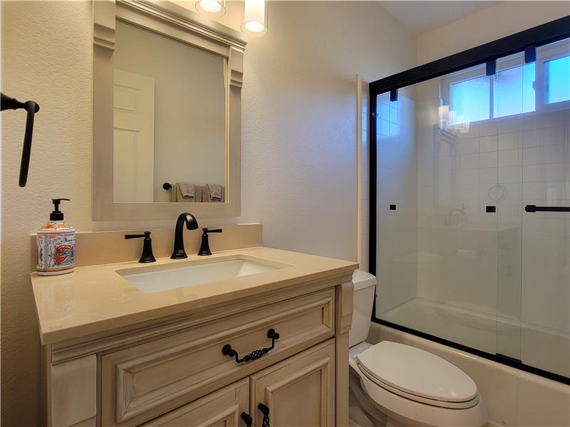 Quartz Counter W/Undermounted Sink!!!