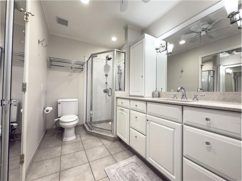 459 Chandlee - Master bathroom 