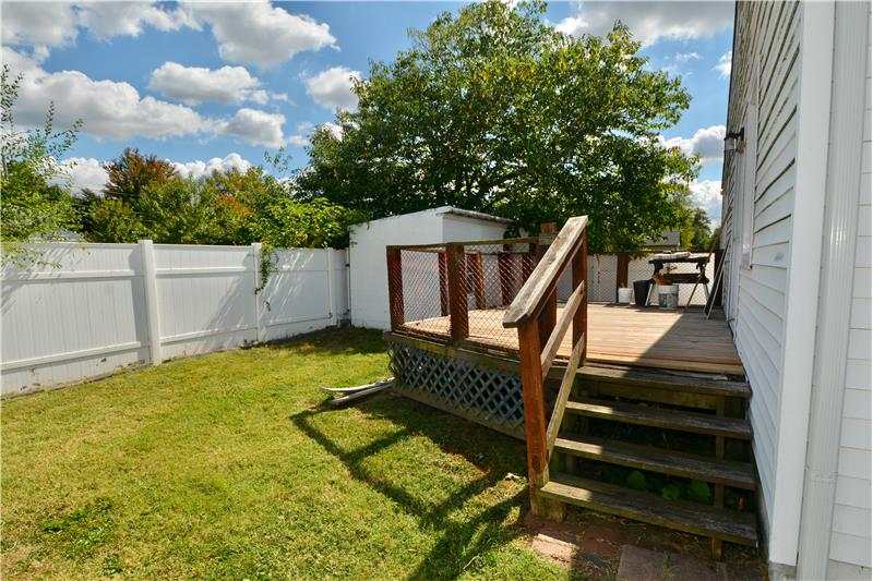 Wood Deck in rear of home