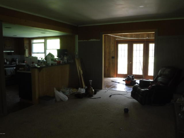 Family Room to Kitchen to Florida Room