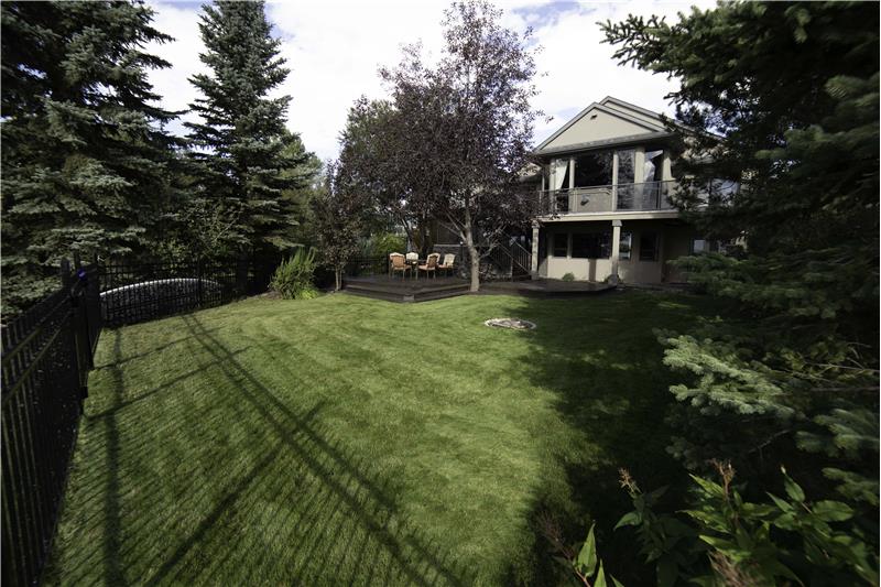 Property pictures of 463 East Chestermere Drive, Chestermere, AB T1S