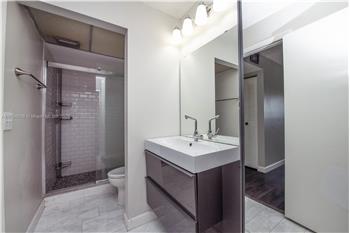 Primary listing photos for listing ID 640609