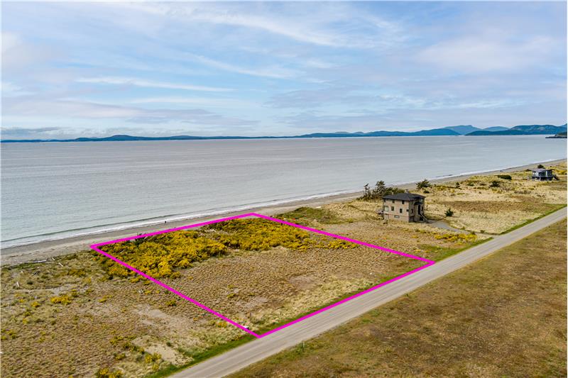 ncredibly Rare 200 feet of Beachfront, No Bank Vacant Lot near Deception Pass on the NW Corner of Whidbey Island. Build your Dre