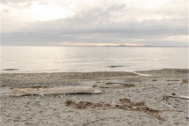 Enjoy Amazing Sunsets looking West from the Beach