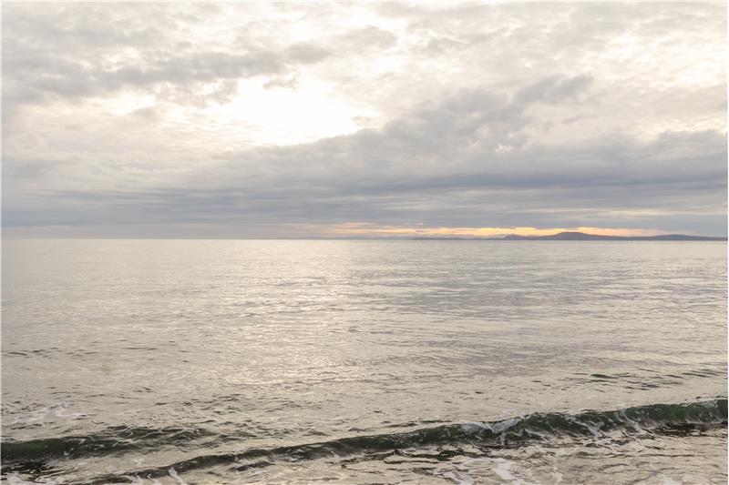 Enjoy Amazing Sunsets and Waves Crashing the Beach