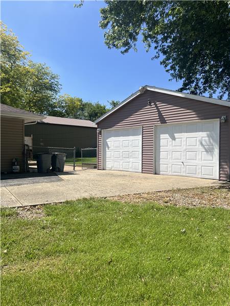 Detached Garage