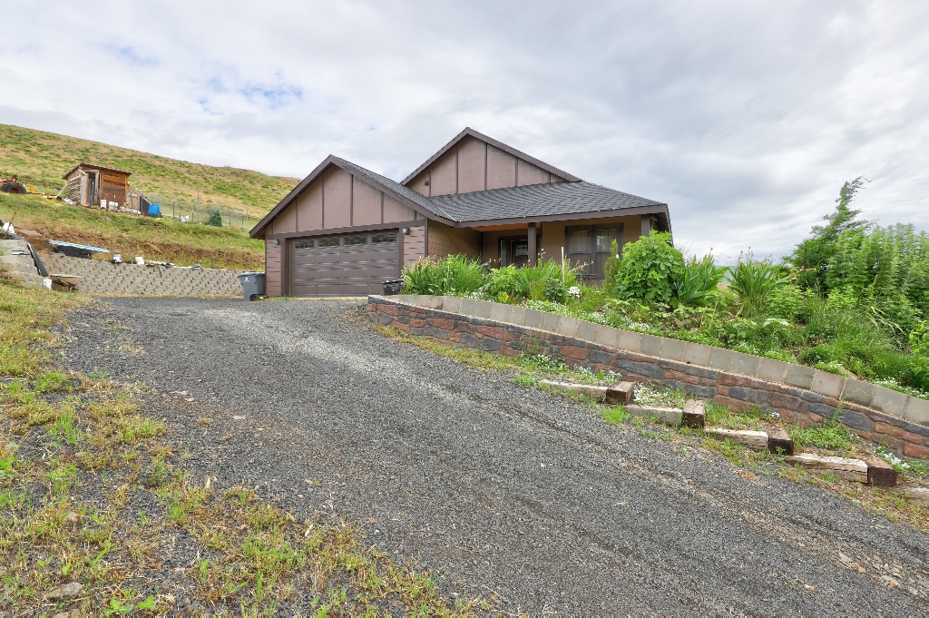 SOLD 4743 Northwest Dr, The Dalles, OR 97058 MLS 22397557 By Becky Schertenleib,