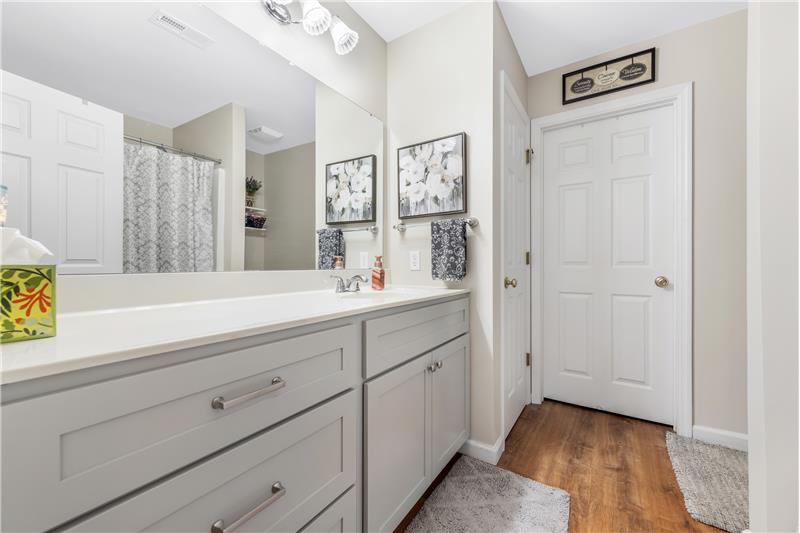 Lovely updated master bath w/soft close drawers