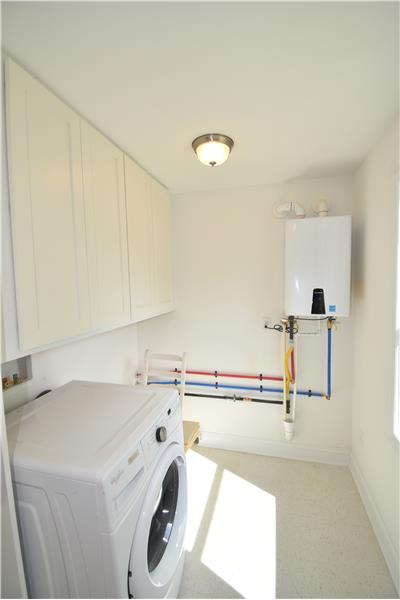 Utilty Room,Tankless Hot Water