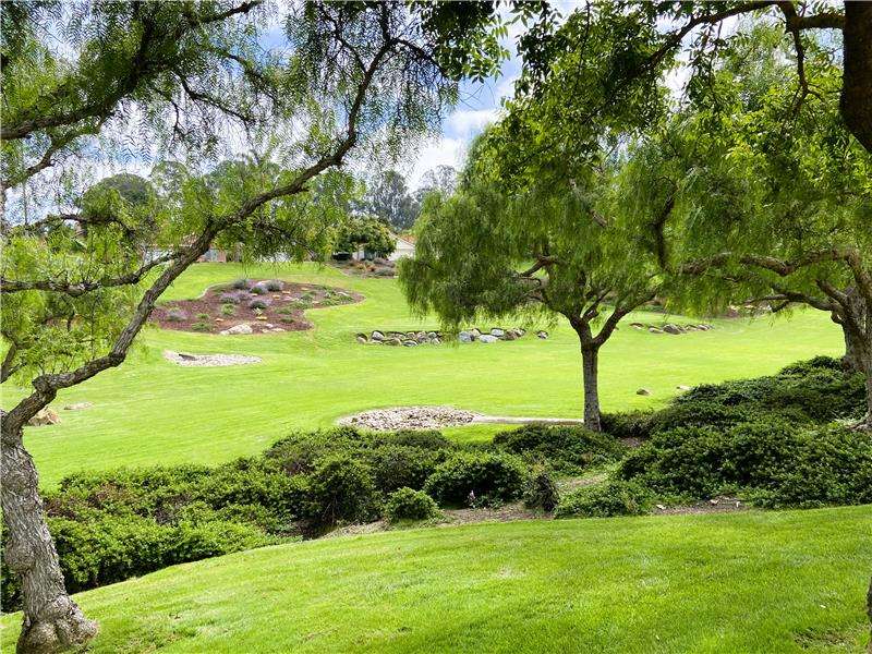 Park & Putting Green in The Fairways