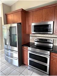 Primary listing photos for listing ID 640750