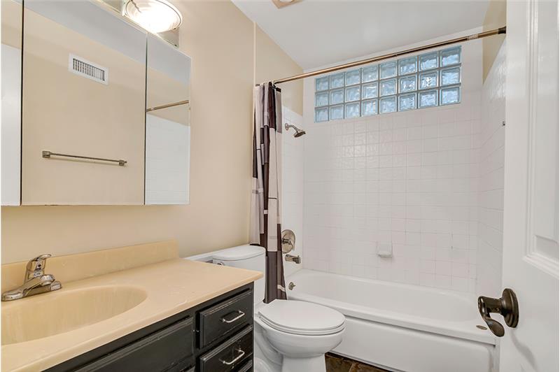 
                            Property Image 30
