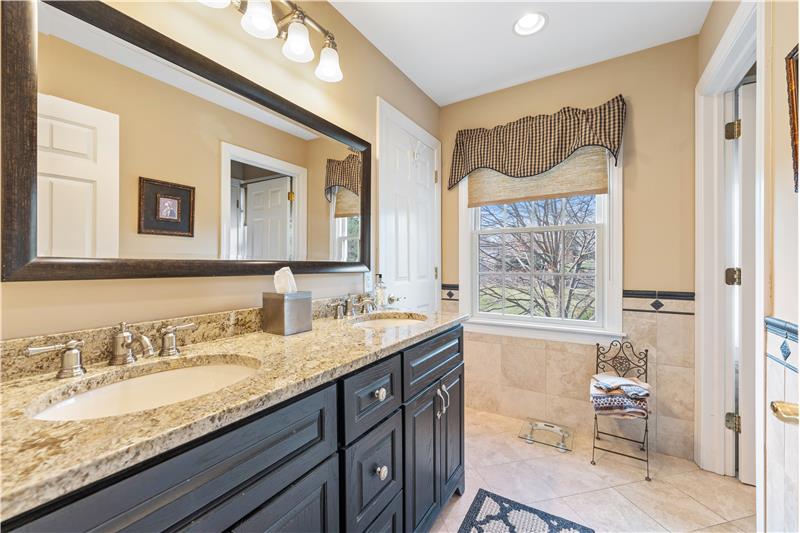 Jack-and-Jill En Suite