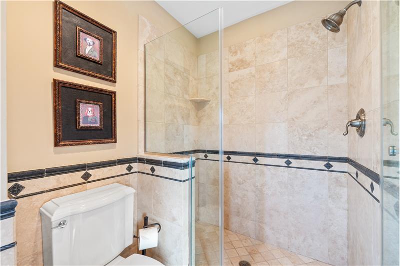 Jack-and-Jill En Suite