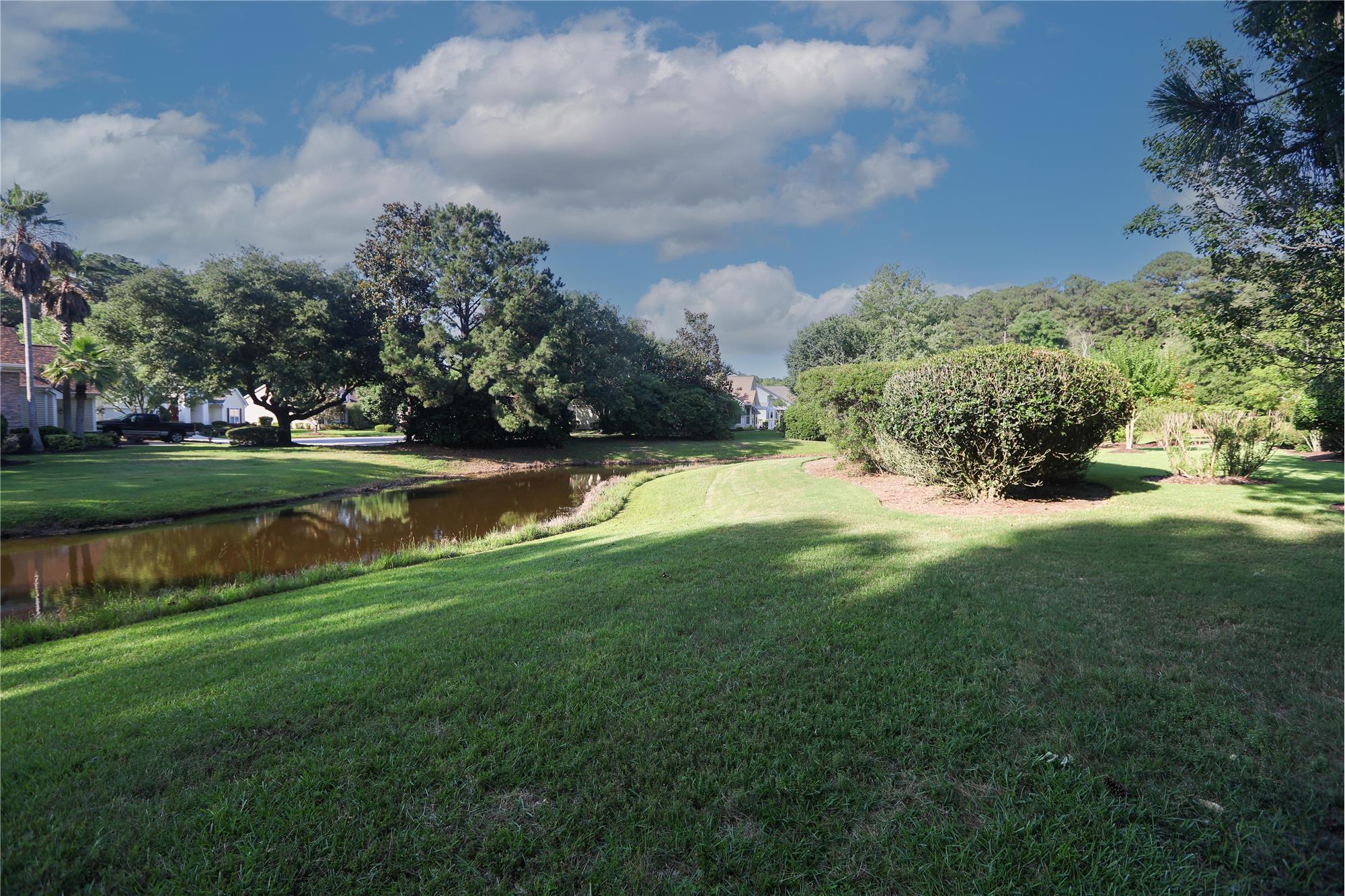 https://realbird.blob.core.windows.net/rb-photos/5-savage-court-bluffton-sc-29909_G3E3N2T3_641240_638850563096195455_80x60.jpg