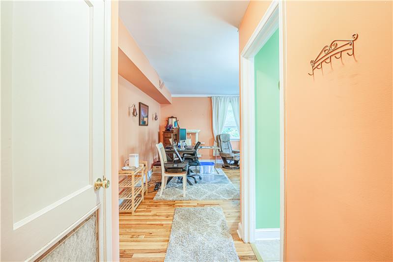 500 E Lancaster Ave, Unit 104C, Wayne, Entrance Hallway