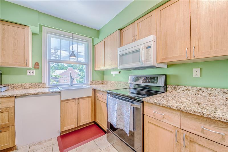500 E Lancaster Ave, Unit 104C, Wayne, Kitchen