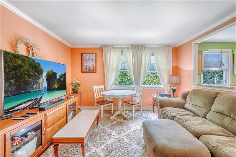 500 E Lancaster Ave, Unit 104C, Wayne, Living Room