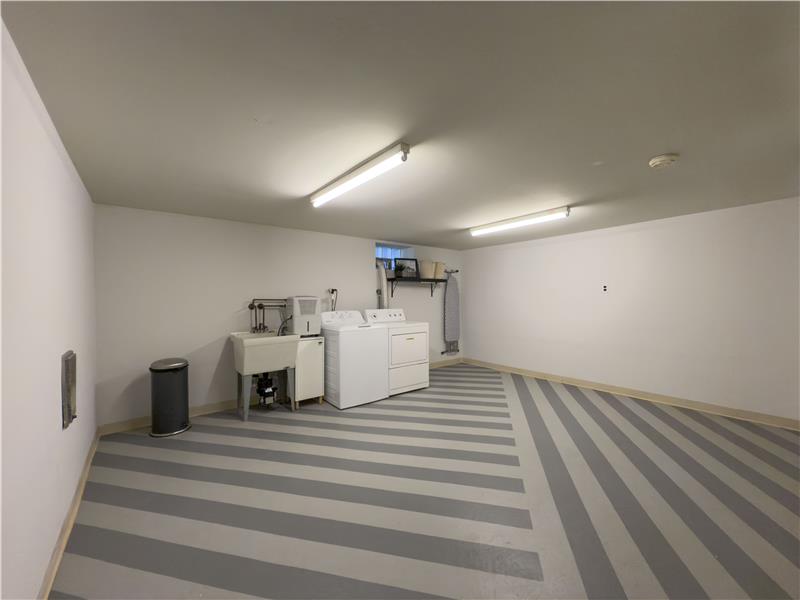 500 E Lancaster Ave, Unit 128D - Laundry 