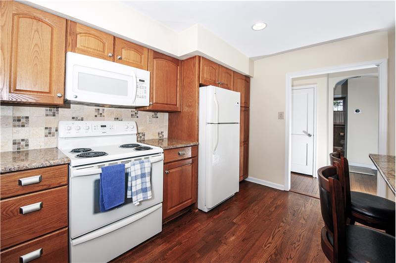 500 E. Lancaster Ave Unit 121C, Wayne, Kitchen