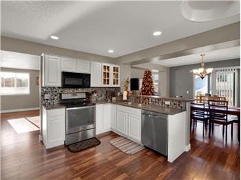 Primary listing photos for listing ID 529824